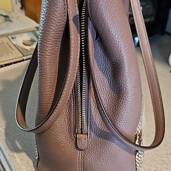 KATE SPADE POCKET BOOK - Picture 5 of 14